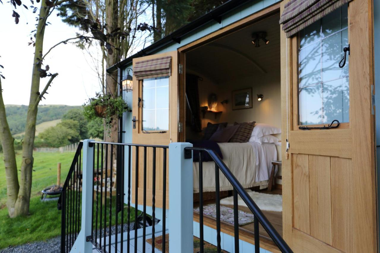 Upper Gelli Luxury Lodge, Converted Dairy & Cosy Shepherds Huts