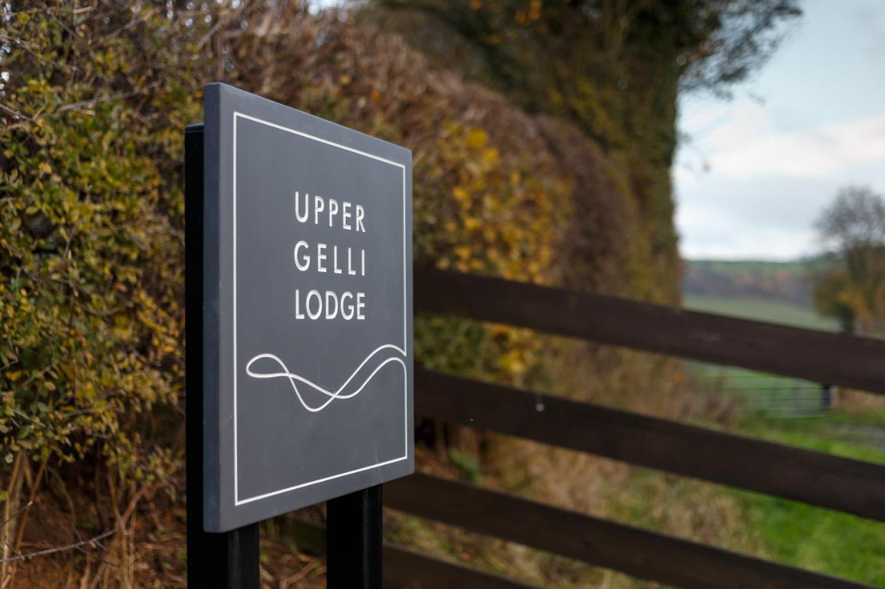 Upper Gelli Luxury Lodge, Converted Dairy & Cosy Shepherds Huts * Welshpool