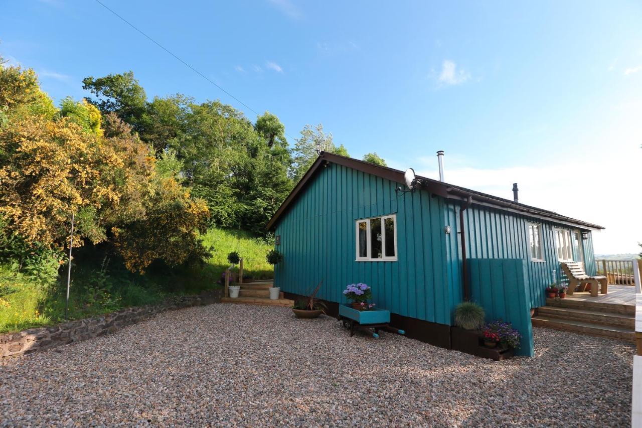 Upper Gelli Luxury Lodge, Converted Dairy & Cosy Shepherds Huts